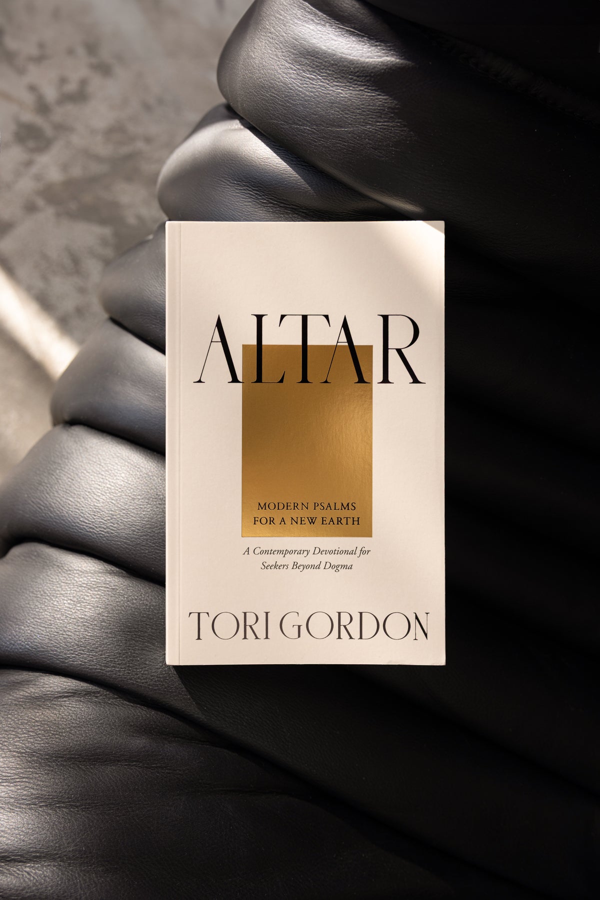 Altar: Modern Psalms for a New Earth—A Contemporary Devotional for Seekers Beyond Dogma